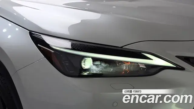 Lexus NX350h 2025 — Photo 31/36