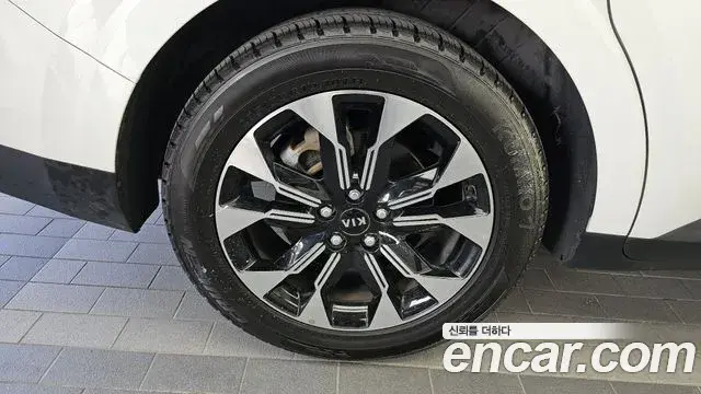 Kia Carnival 2021 — Photo 5/20