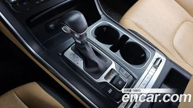 Kia Carnival 2021 — Photo 9/20