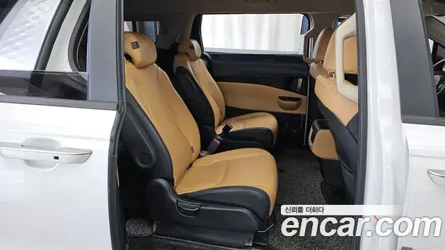 Kia Carnival 2021 — Photo 12/20