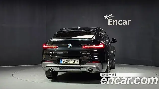 BMW X4 2021 — Фото 4/20