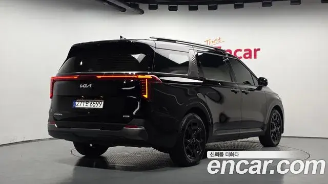 Kia Carnival 2025 — Şəkil 2/31