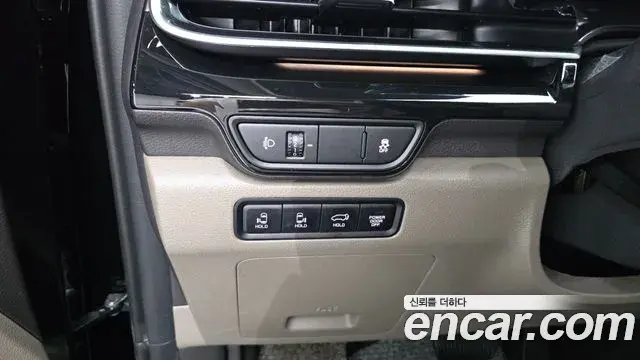 Kia Carnival 2025 — Şəkil 10/31