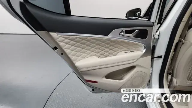 Genesis G70 2021 — ფოტო 32/35