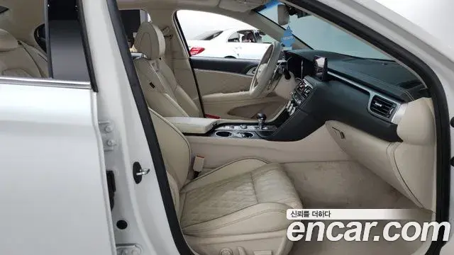 Genesis G70 2021 — ფოტო 18/35