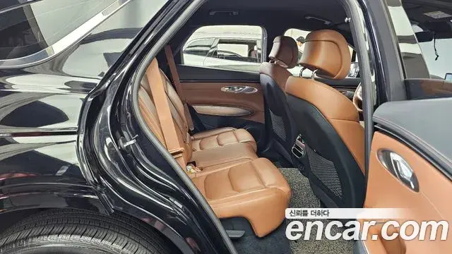 Genesis GV70 2021 — Photo 23/32