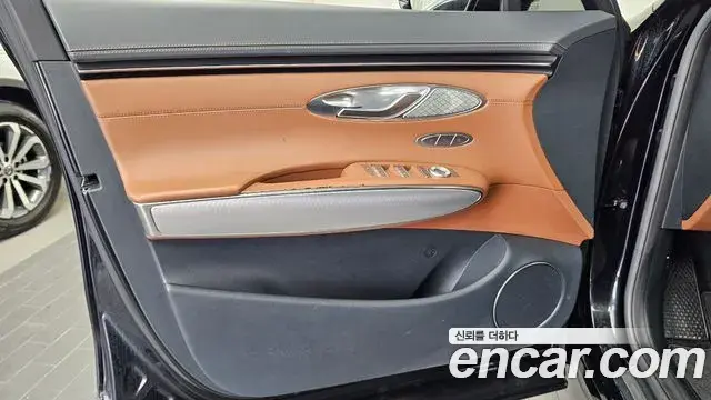 Genesis GV70 2021 — Photo 25/32