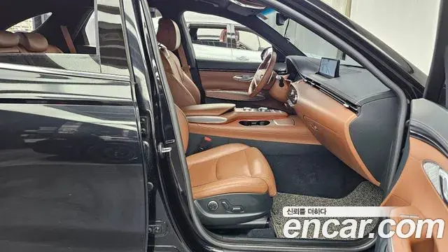 Genesis GV70 2021 — Photo 16/32