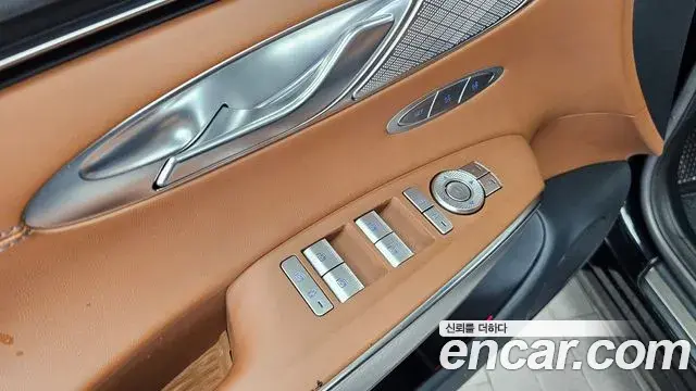 Genesis GV70 2021 — Photo 19/32
