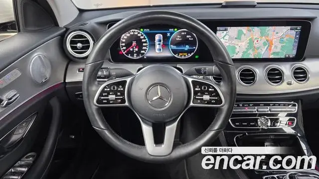 Mercedes-Benz E-Class 2018 — Фото 14/20