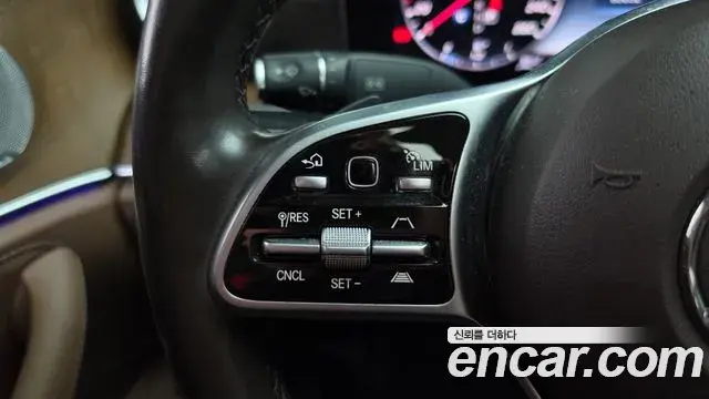 Mercedes-Benz E-Class 2020 — Фото 16/20