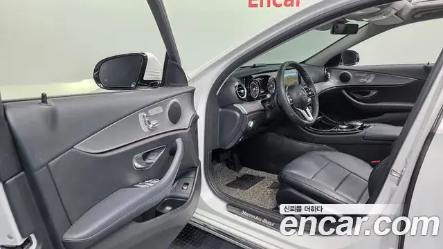 Mercedes-Benz E-Class 2019 — Фото 10/20