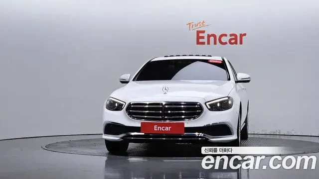 Mercedes-Benz E-Class 2023 — Фото 3/20