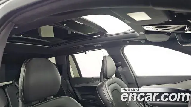 Volvo XC90 2020 — Photo 19/38