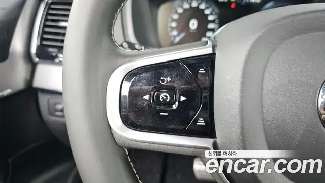 Volvo XC90 2020 — Photo 3/38