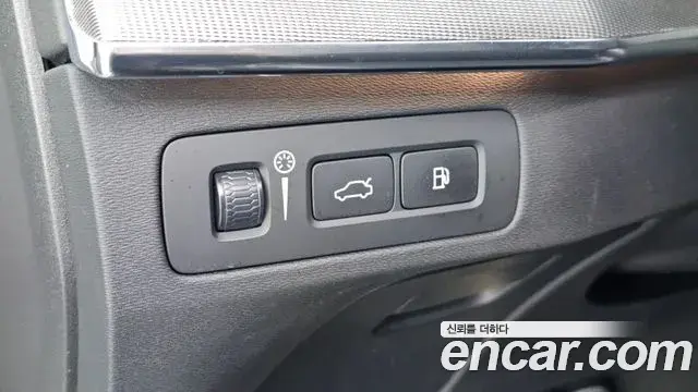 Volvo XC90 2020 — Photo 22/38