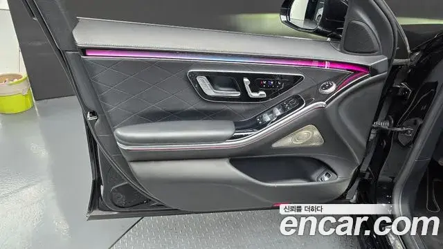 Mercedes-Benz S-Class 2022 — ფოტო 30/34
