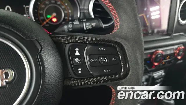 Jeep Wrangler 2019 — Фото 17/20
