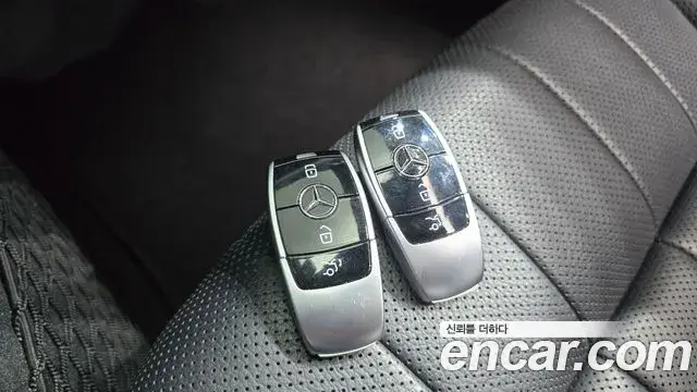 Mercedes-Benz E-Class 2018 — Фото 15/20
