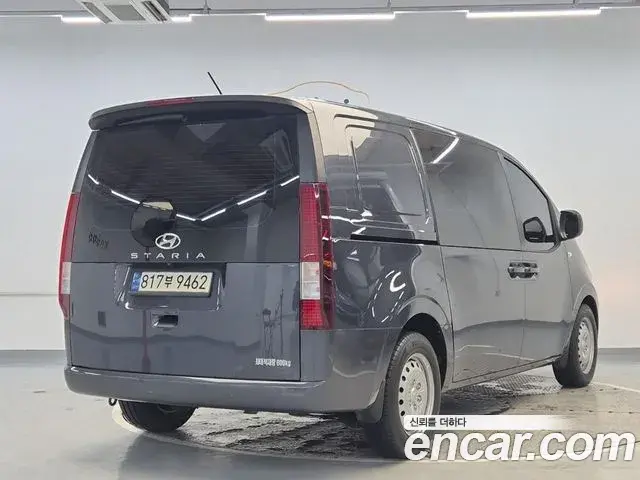 Hyundai Staria 2022 — Фото 2/18