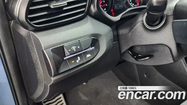 Hyundai Veloster 2020 — Фото 18/20