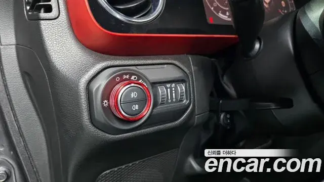 Jeep Wrangler 2022 — Фото 17/20