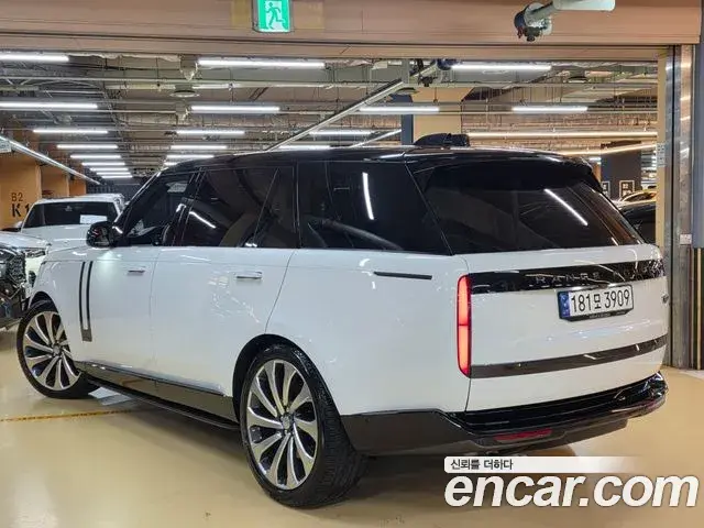 Land Rover Range Rover 2023 — Фото 19/20