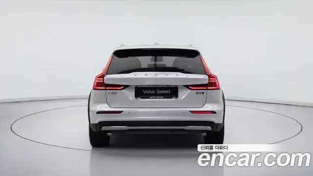 Volvo V60 Cross Country 2026 — Photo 15/16