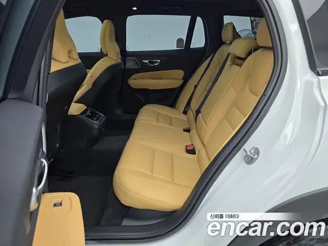 Volvo V60 Cross Country 2026 — Photo 8/16