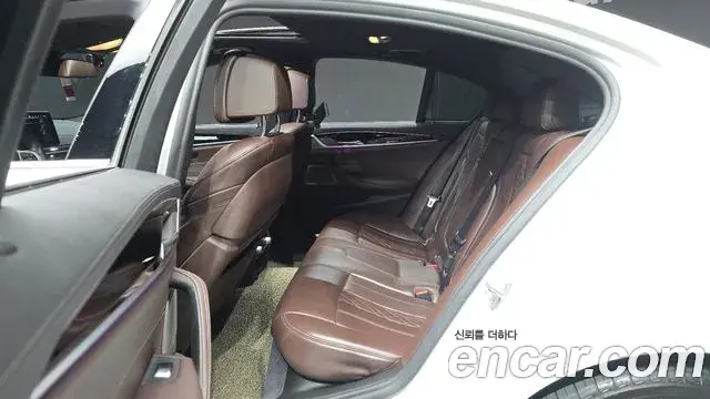 BMW 5 Series 2022 — Фото 12/20