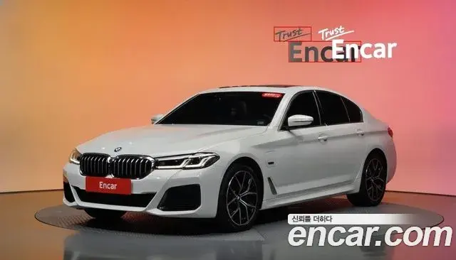 BMW 5 Series 2022 — Фото 1/20