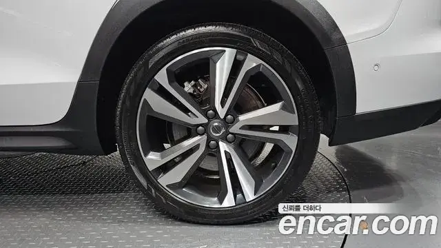 Volvo V60 Cross Country 2019 — Photo 33/36