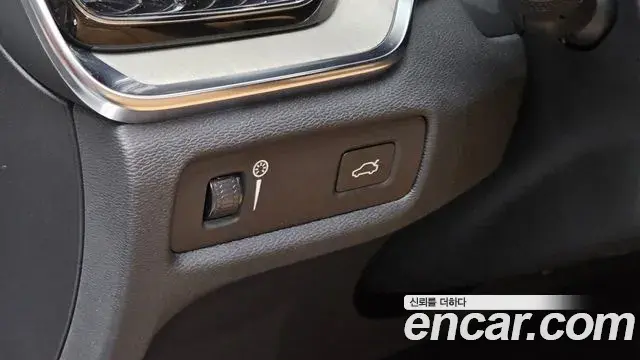 Volvo V60 Cross Country 2019 — Photo 31/36