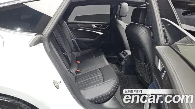 Audi A7 2021 — Фото 11/20