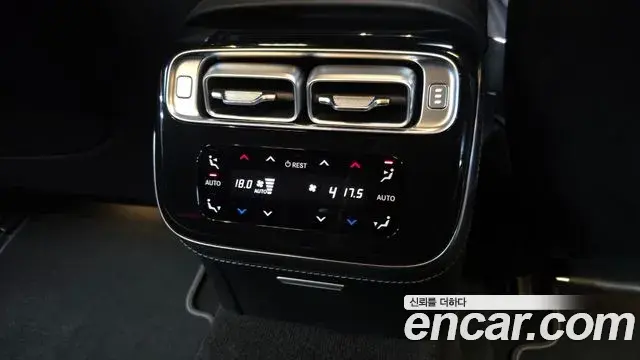 Mercedes-Benz S-Class 2021 — Photo 27/42