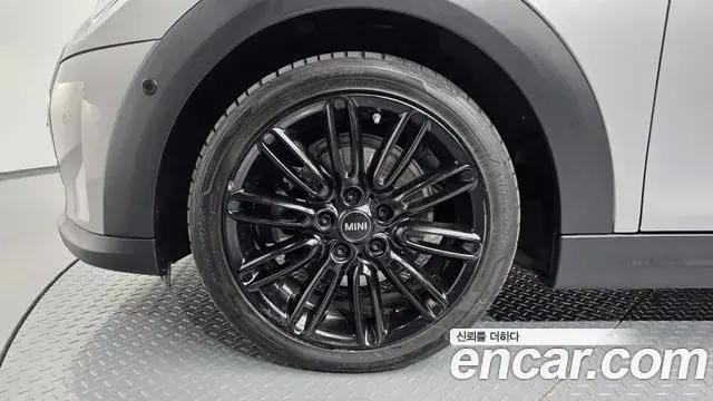 Mini Cooper Convertible 2024 — Photo 5/20