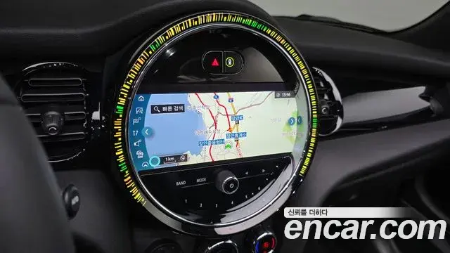 Mini Cooper Convertible 2024 — Photo 15/20
