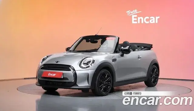 Mini Cooper Convertible 2024 — Photo 1/20