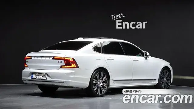 Volvo S90 2023 — ფოტო 10/37