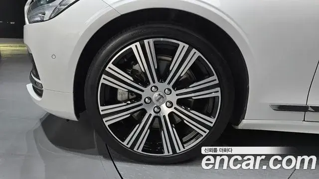 Volvo S90 2023 — ფოტო 20/37