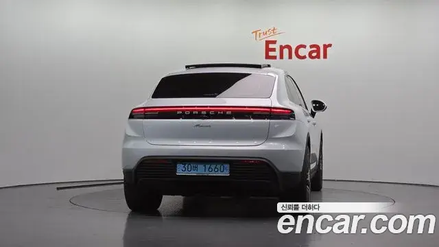 Porsche Macan EV 2025 — Photo 26/30