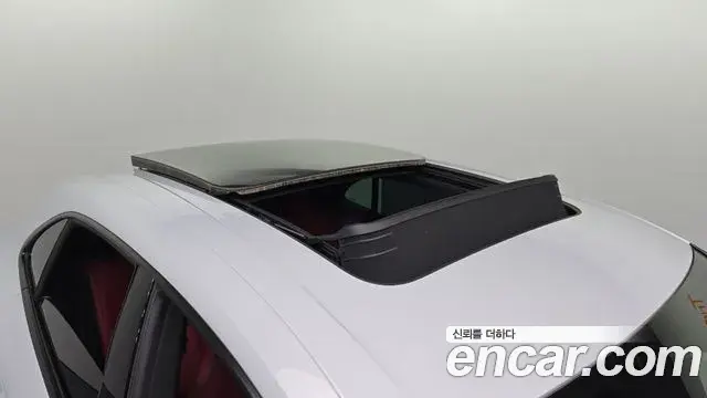 Porsche Macan EV 2025 — Photo 25/30