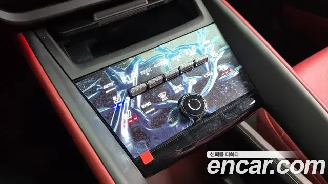 Porsche Macan EV 2025 — Photo 6/30