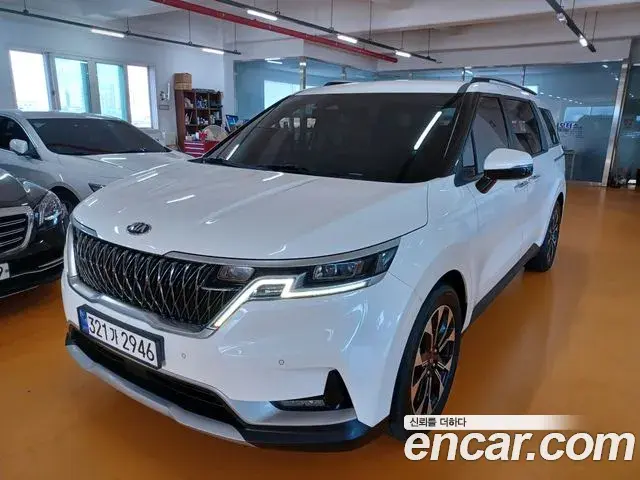 Kia Carnival 2020 — Фото 2/20