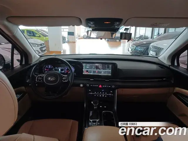 Kia Carnival 2020 — Фото 11/20