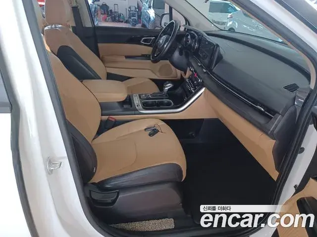 Kia Carnival 2020 — Фото 13/20