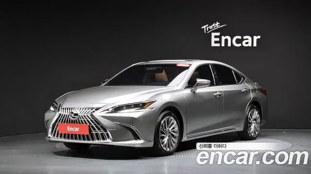 Lexus ES300h 2026 — Şəkil 2/36