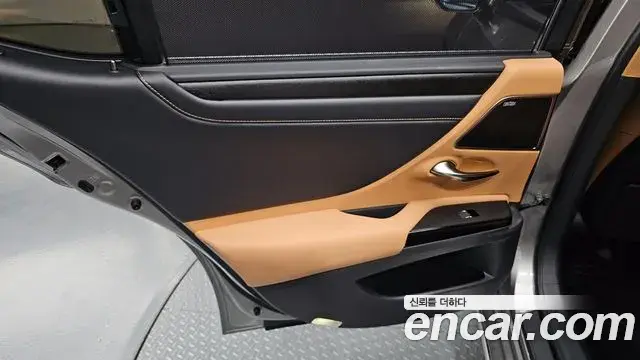 Lexus ES300h 2026 — Şəkil 33/36