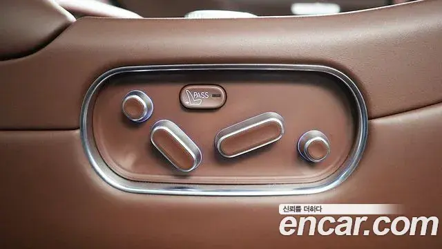 Genesis G90 2022 — Photo 17/20