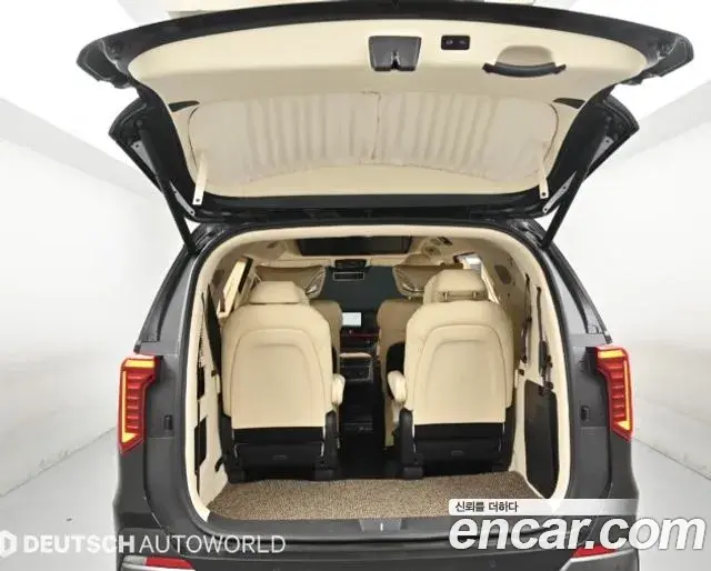 Kia Carnival 2025 — Фото 19/20